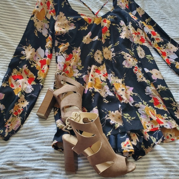 Floral Romper - Picture 1 of 5